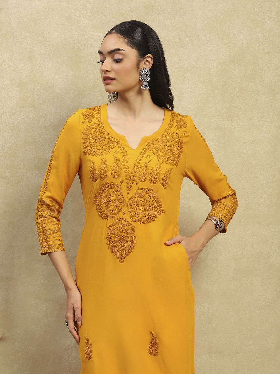 House of Chikankari Floral Embroidered Chikankari Long Kurta