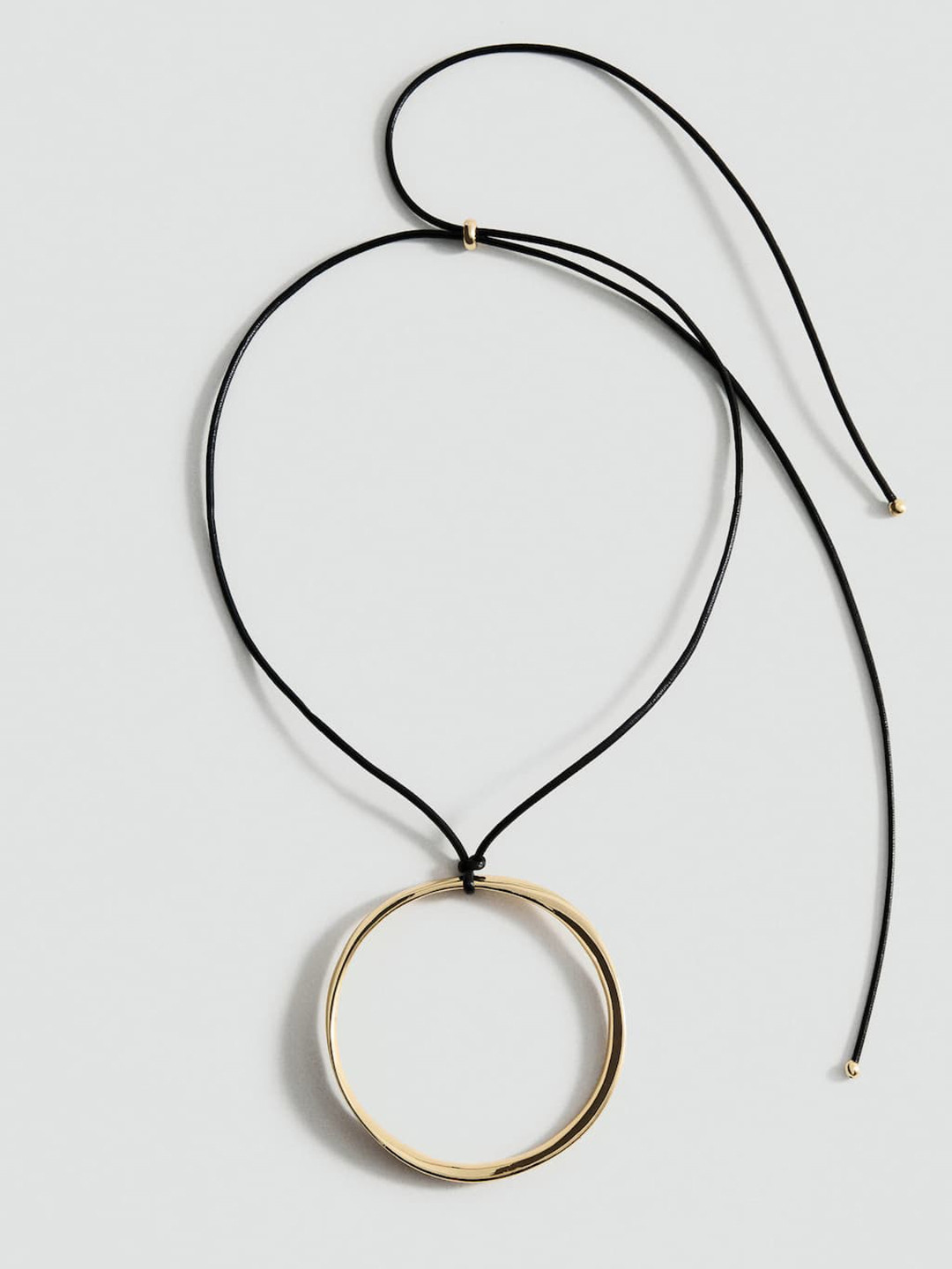 MANGO Round Shaped Pendant Necklace