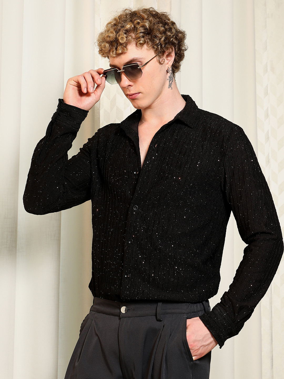 Campus Sutra Comfort Slim Fit Textured Party Shirt With Shimmer Effect