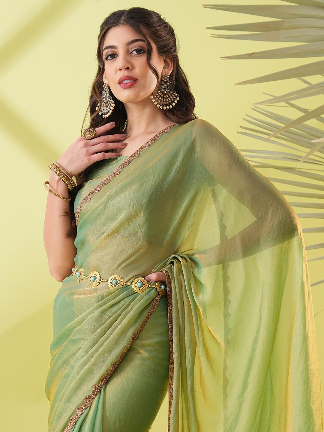 VILLAGIUS Saree With Embellished Beads and Stones Border