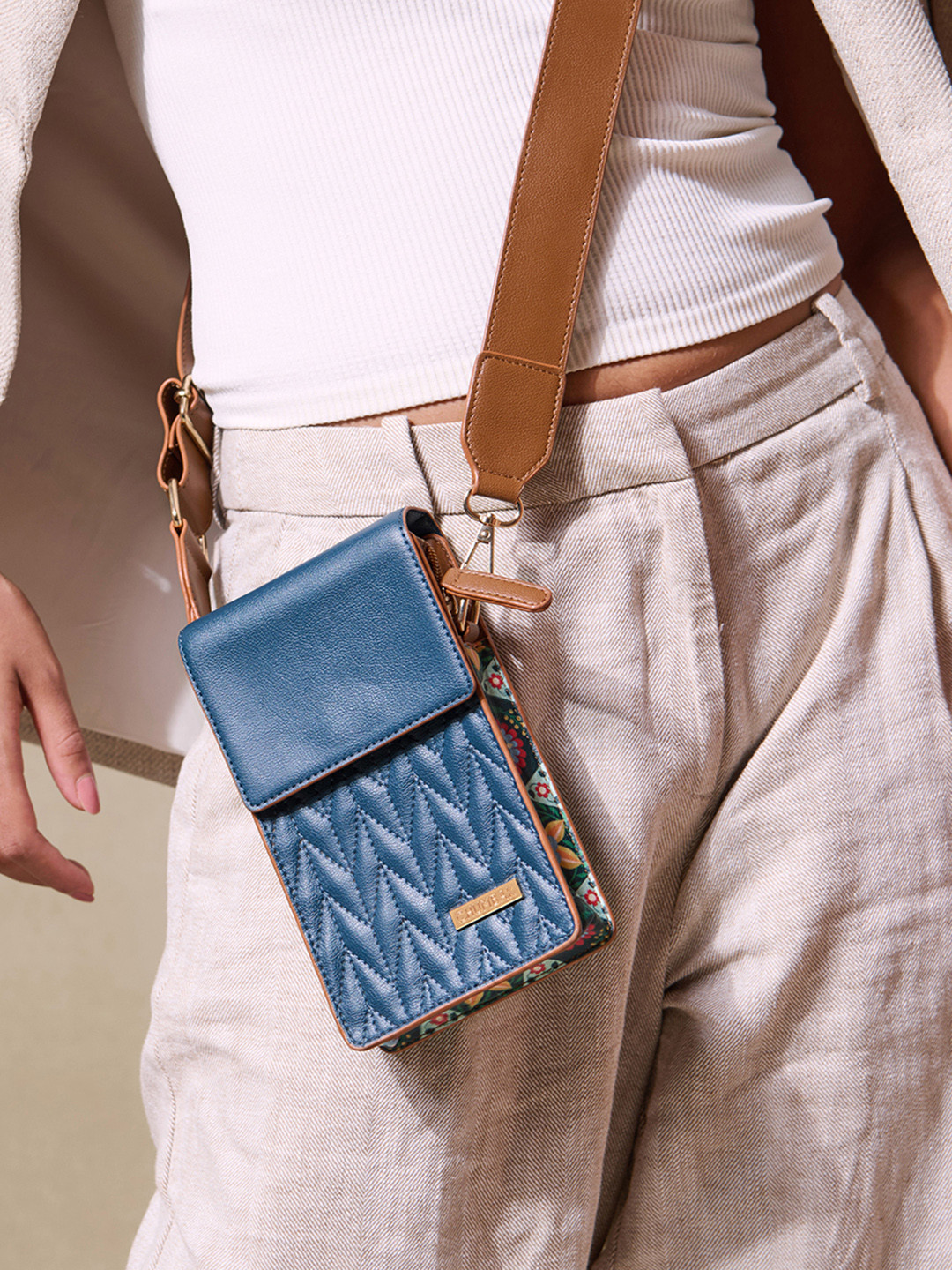 Chumbak Digital Nomad Floral Mobile Sling Bag