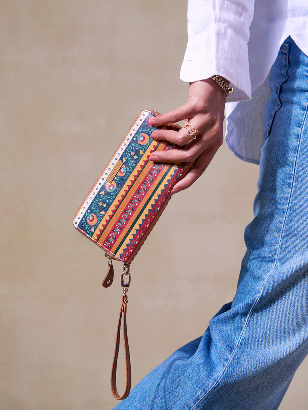 Chumbak Digital Nomad Floral Wallet