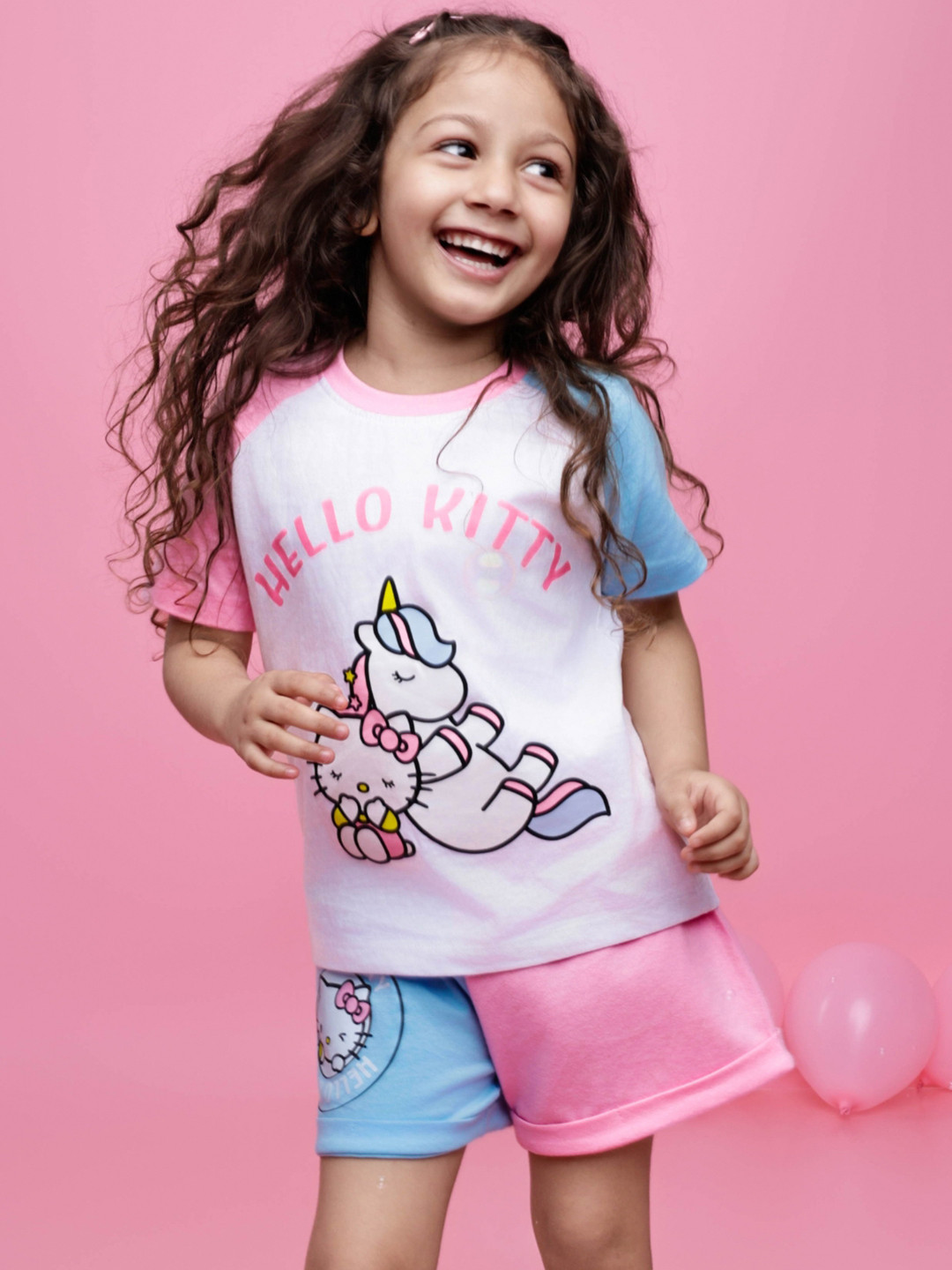 Nap Chief Girls Hello Kitty Printed Pure Cotton Colourblocked T-Shirt with Shorts