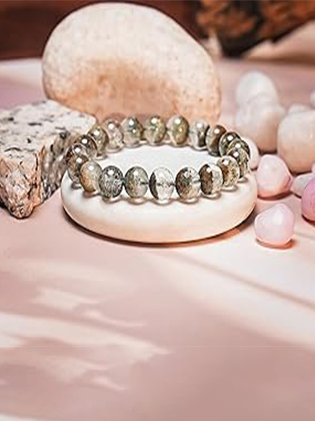 Gemsmantra Unisex Premium Sagnetic Quartz Bracelet