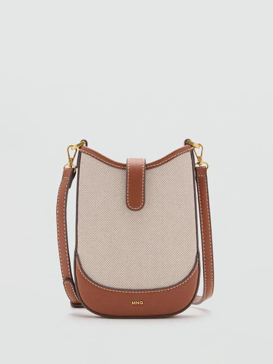 MANGO Textured Mobile Pouch