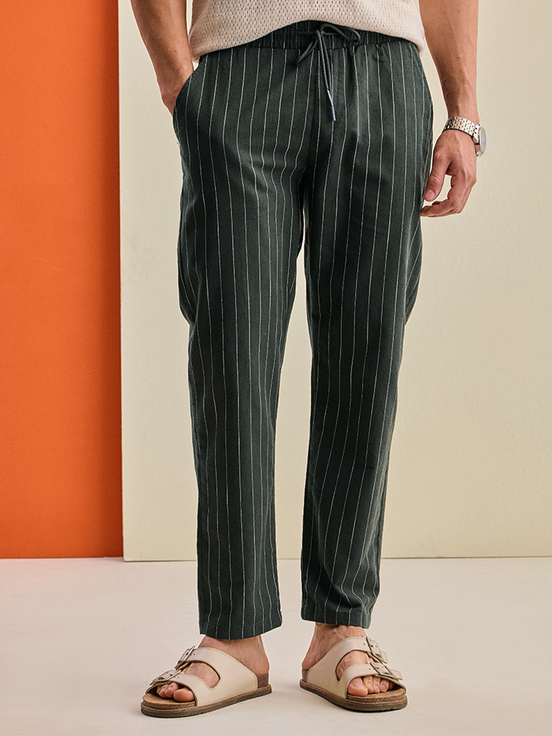 Snitch Men Striped Relaxed Black Mid-Rise Straight Fit Trouser