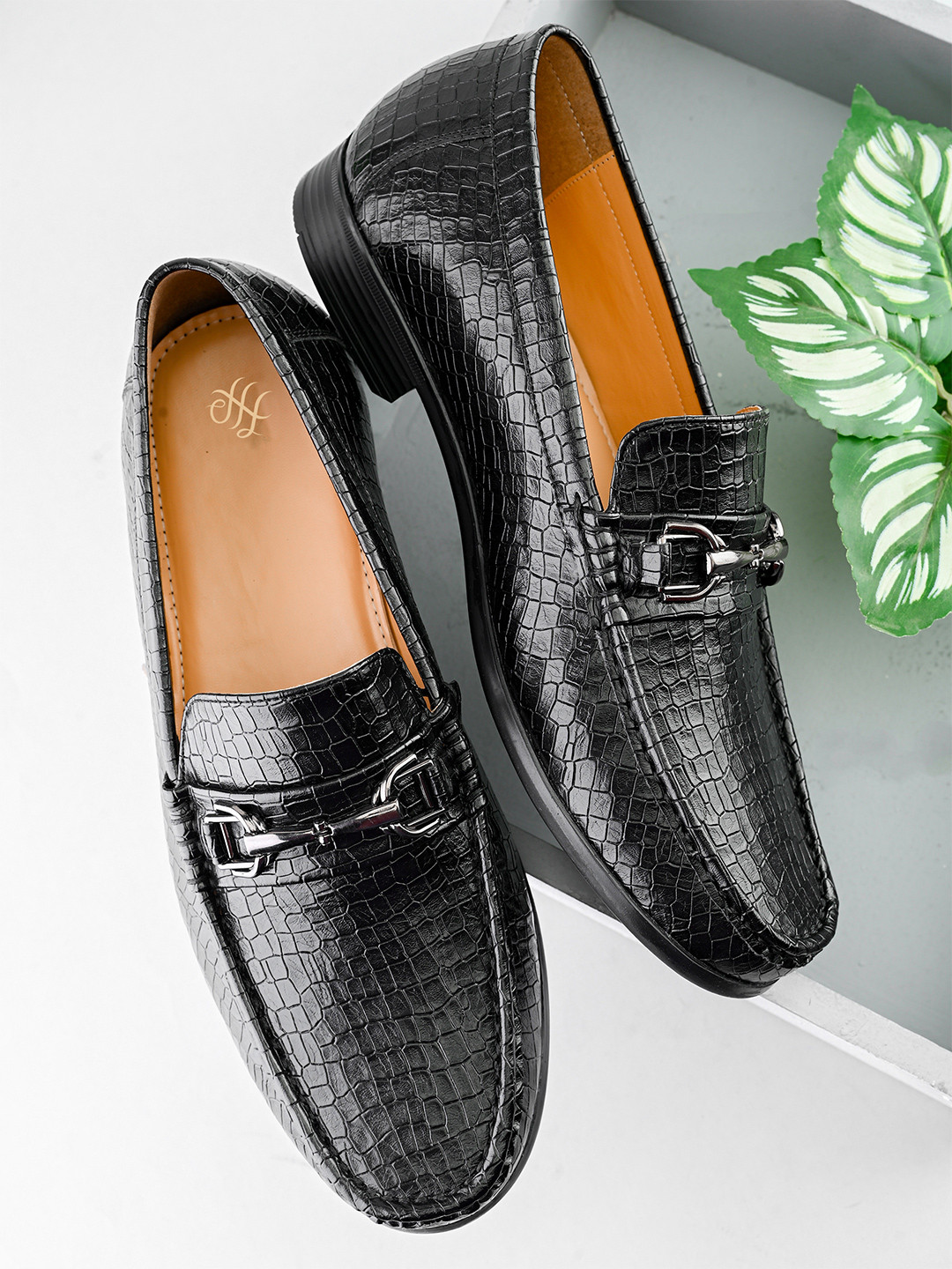 House of Pataudi Men Textured Semi Formal Loafers