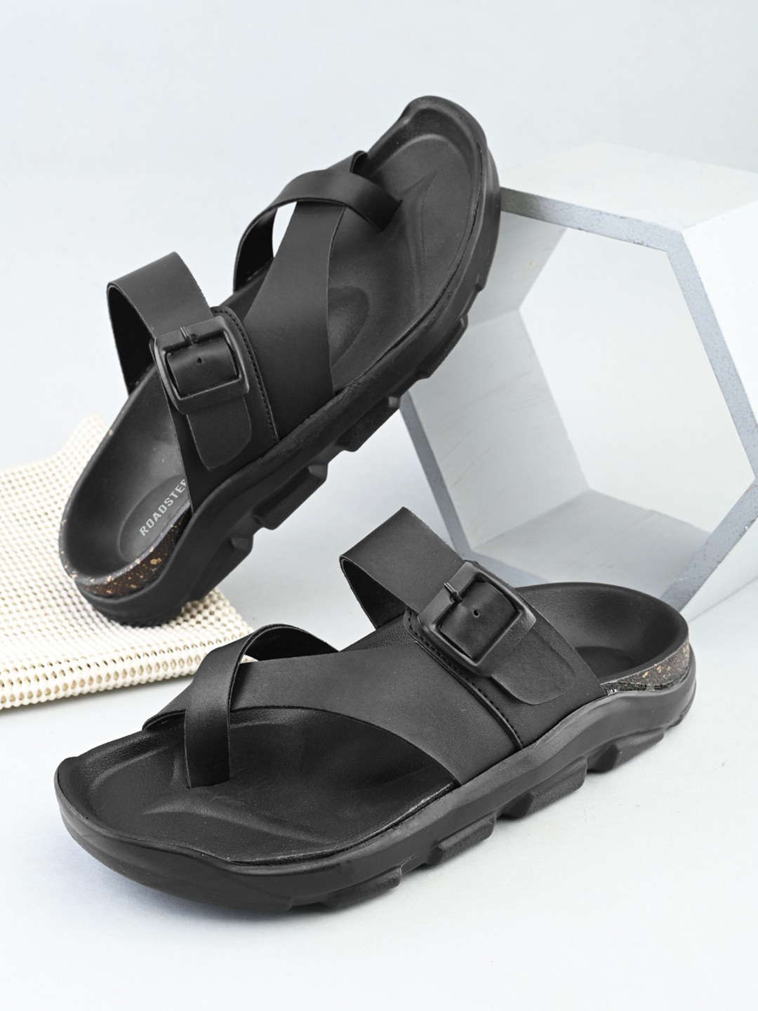 The Roadster Lifestyle Co Men Toe Ring With Buckle Comfortable Sandals