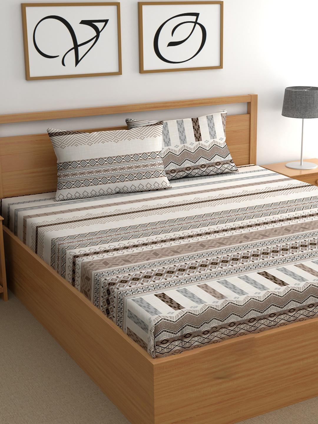 CG HOMES White Geometric Printed Cotton 210 TC Fitted Queen Bedsheet 1.82 m x 1.82 m