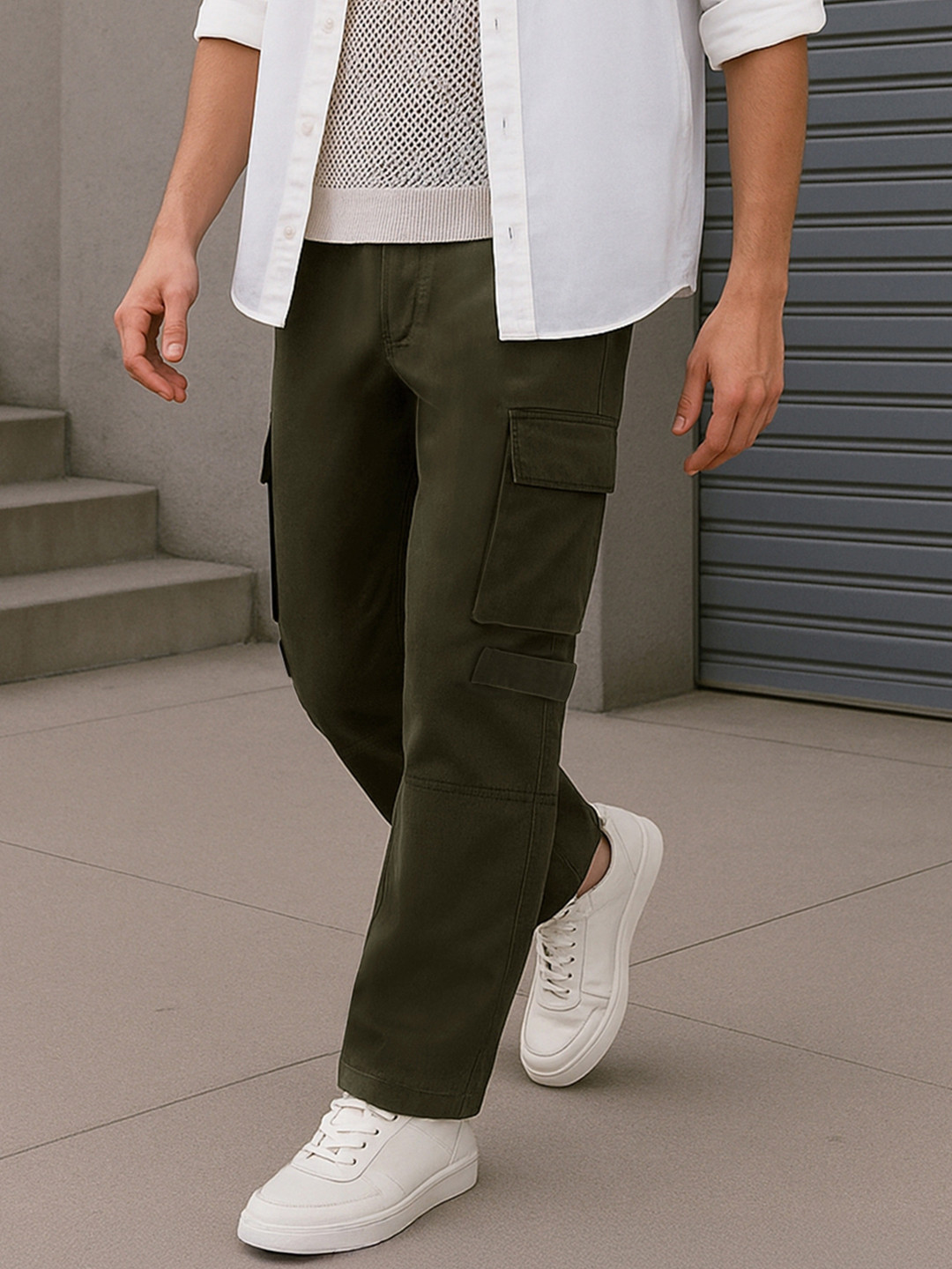 Bewakoof Men Baggy Cotton Cargo Pants