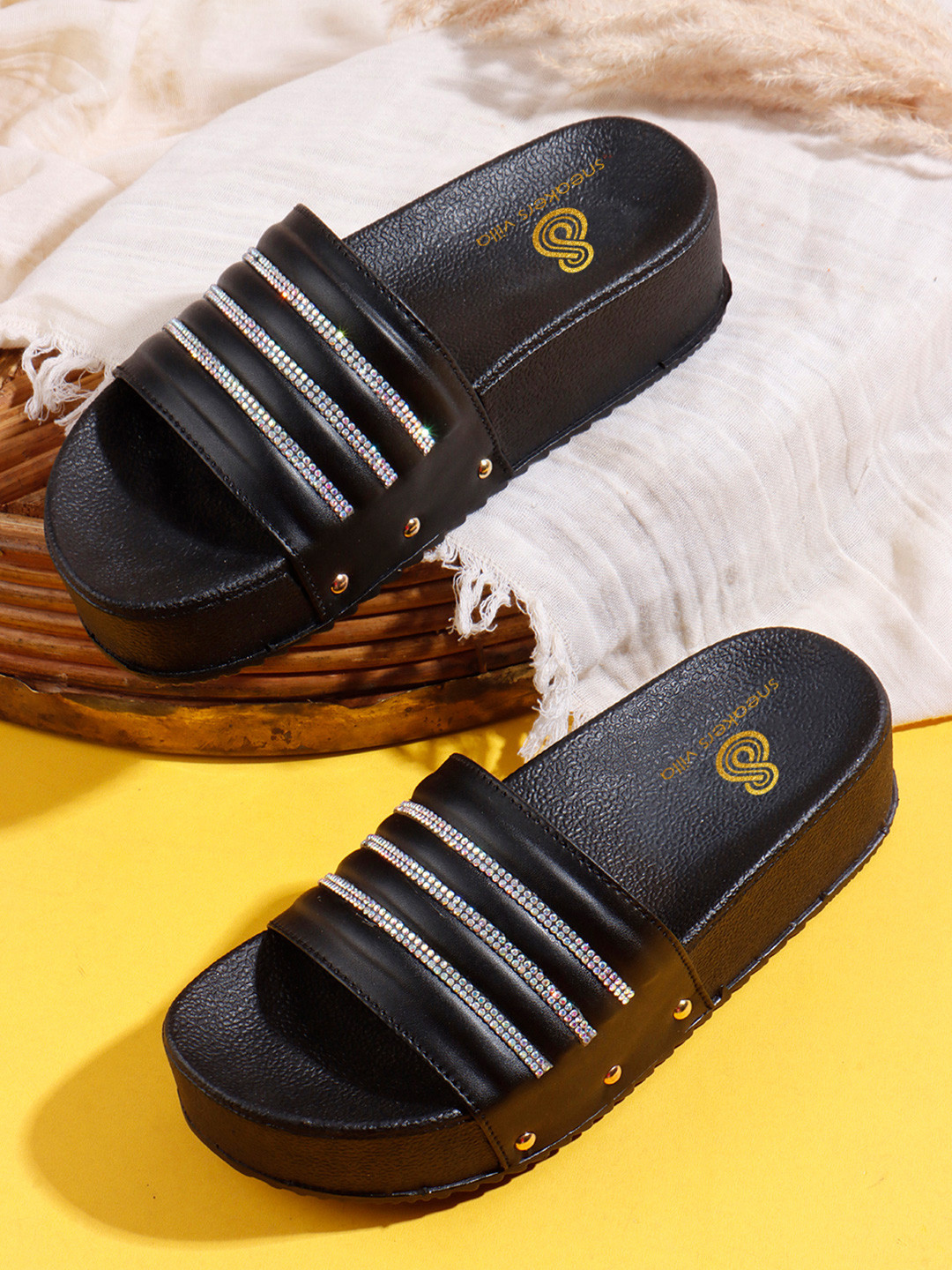 sneakers villa Women Embellished Comfortable and Lightweight Sliders