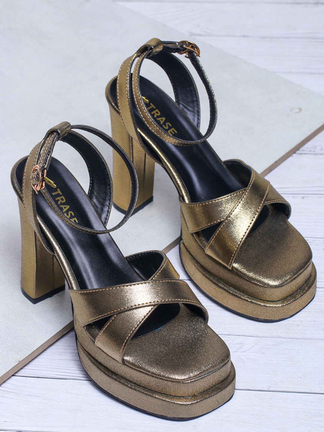 TRASE Block Sandals with Buckles