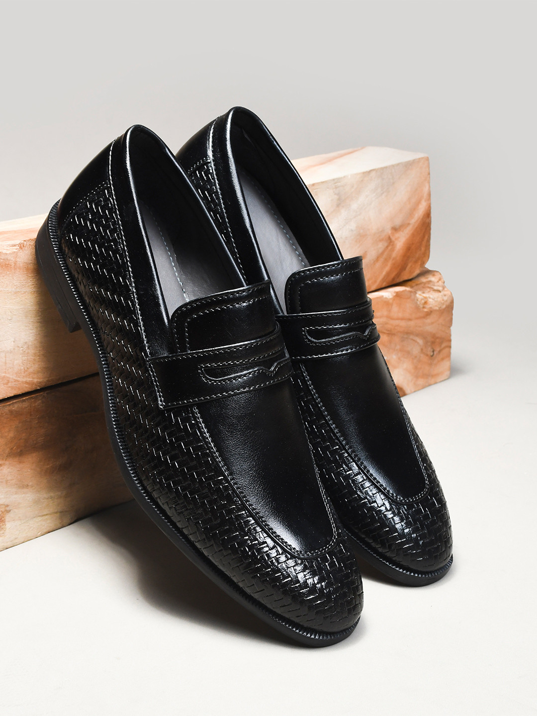 WAVE WALKER Vanguard Men Textured Slip-On Loafers