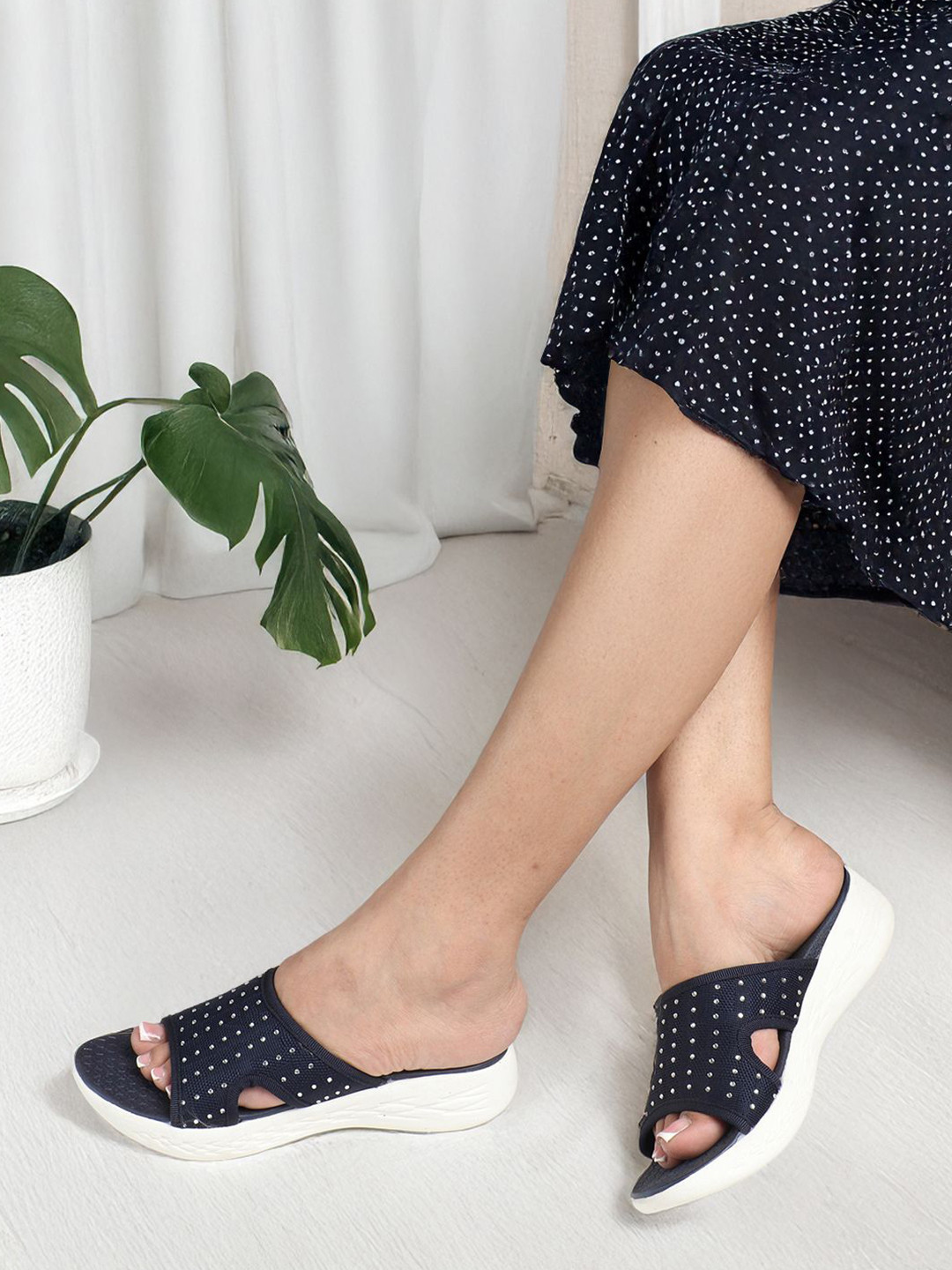 Carlton London sports Women Embellished Open Toe Mesh Flats