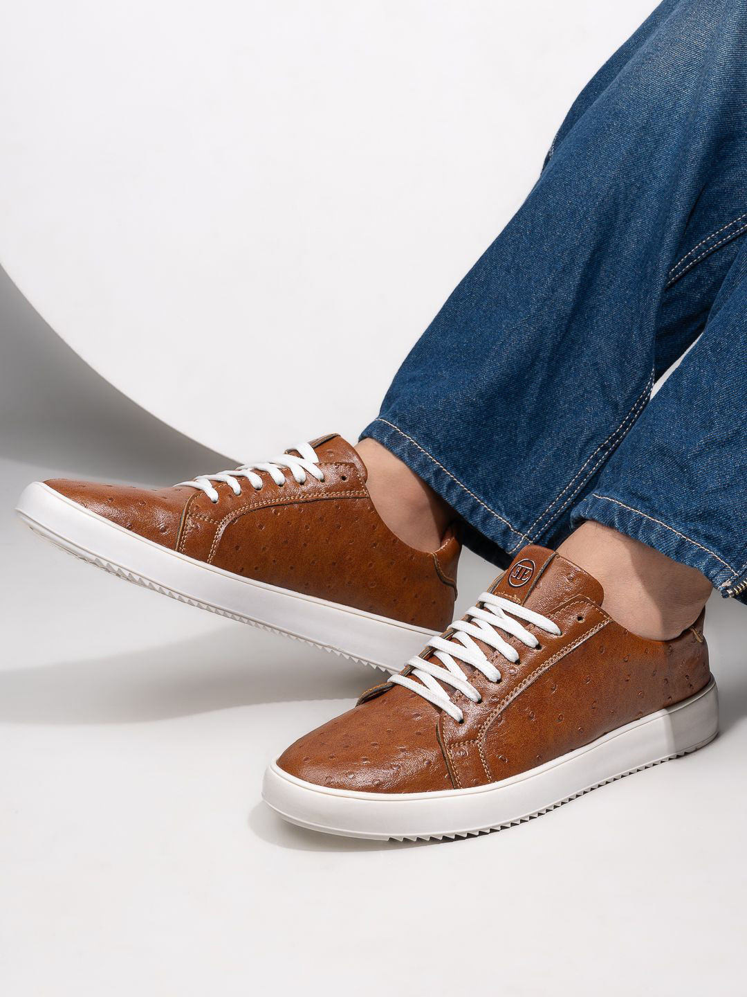The Roadster Lifestyle Co. Men Lace-Ups Casual Sneakers