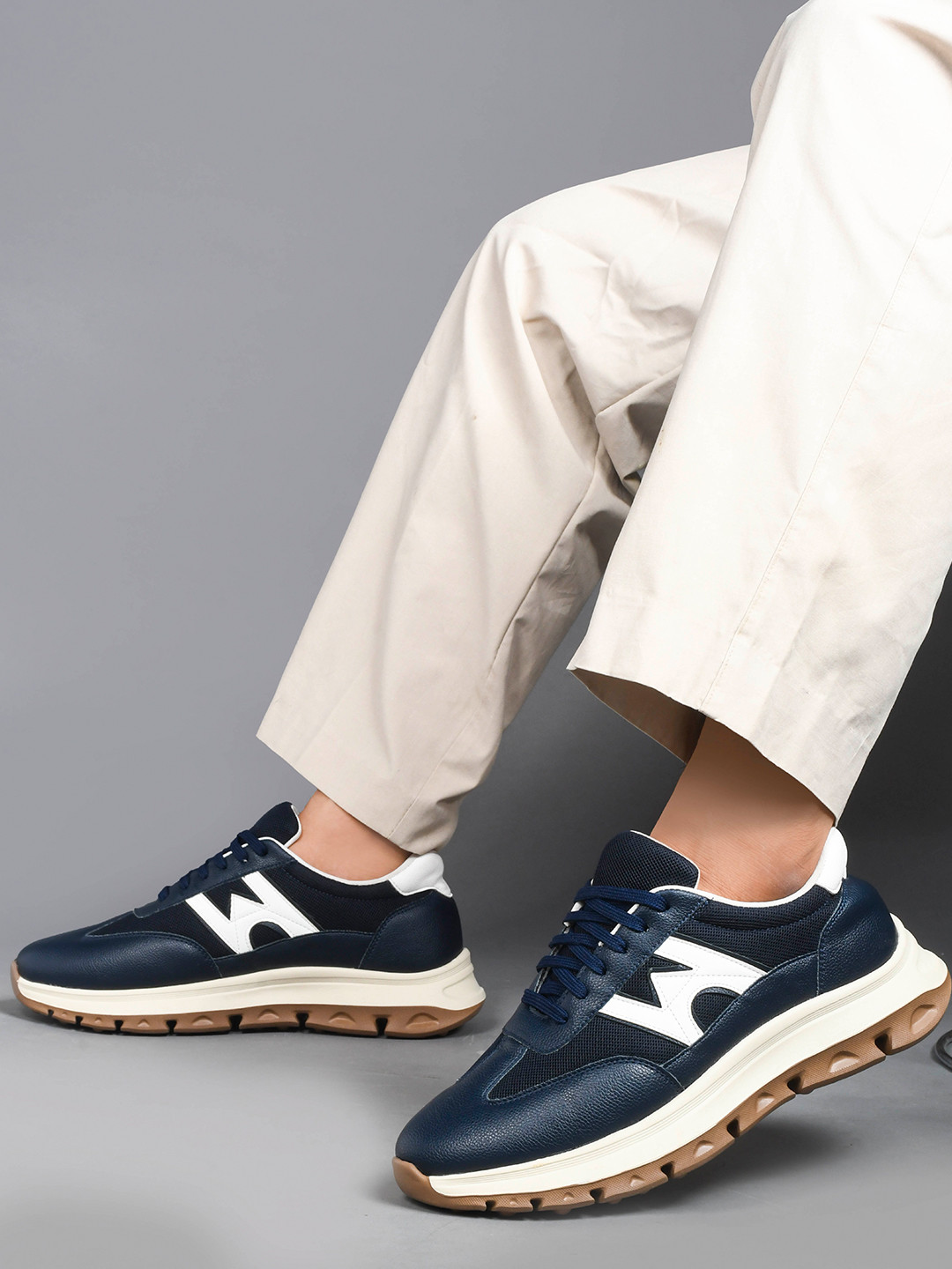 WAVE WALKER Men Colourblocked Lightweight Basics Sneakers