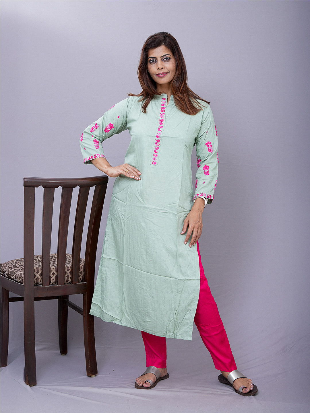 The Allure Attire Women Mandairan Coller Embroidered Straight Kurta