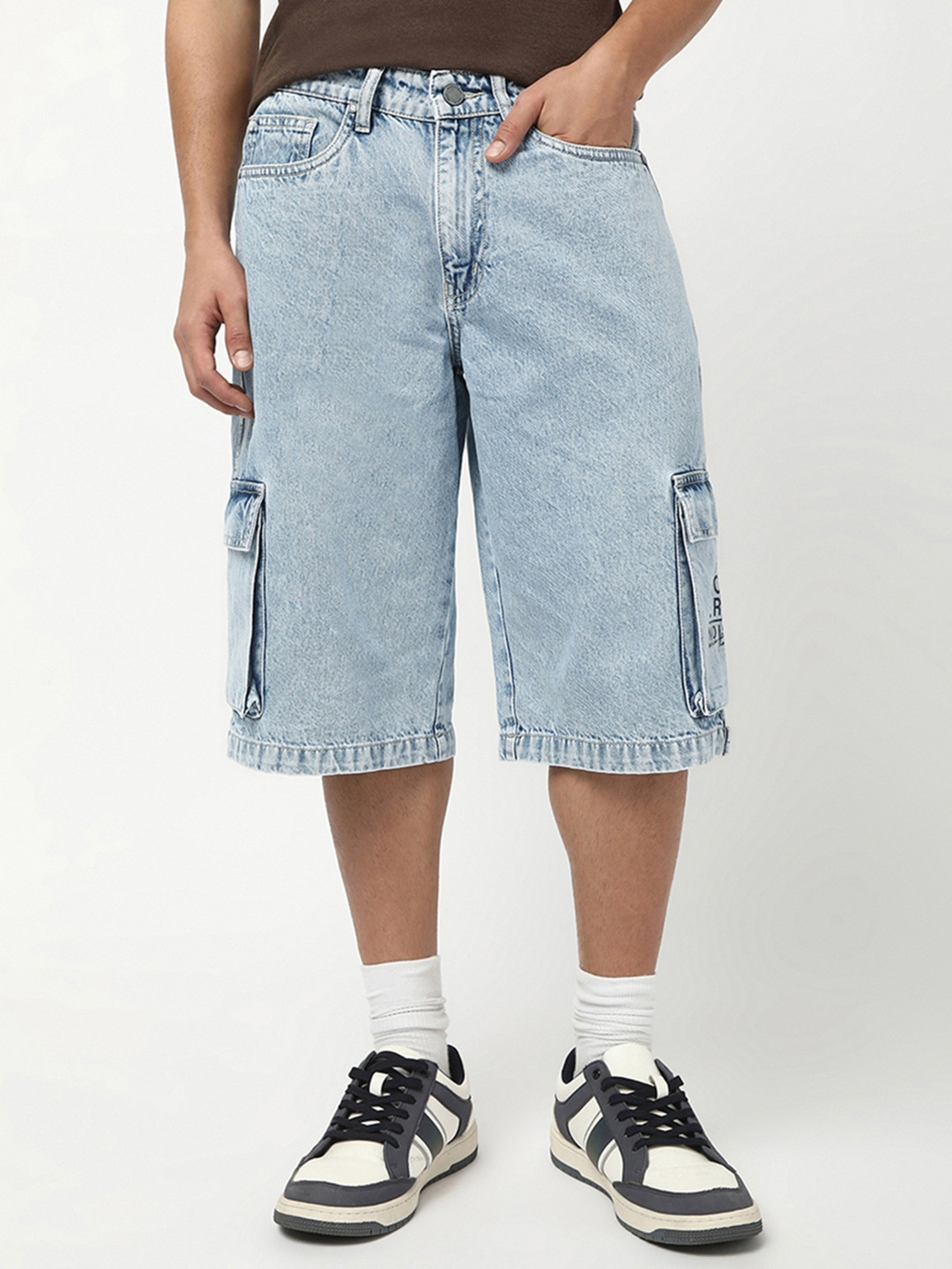 Bewakoof Men Light Blue Washed Baggy Fit Cargo Shorts