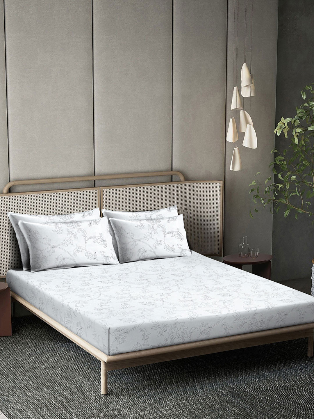 KLOTTHE Off White Floral Print Flat 400TC Pure Cotton Super King Bedsheet & 4 Pillow Cover