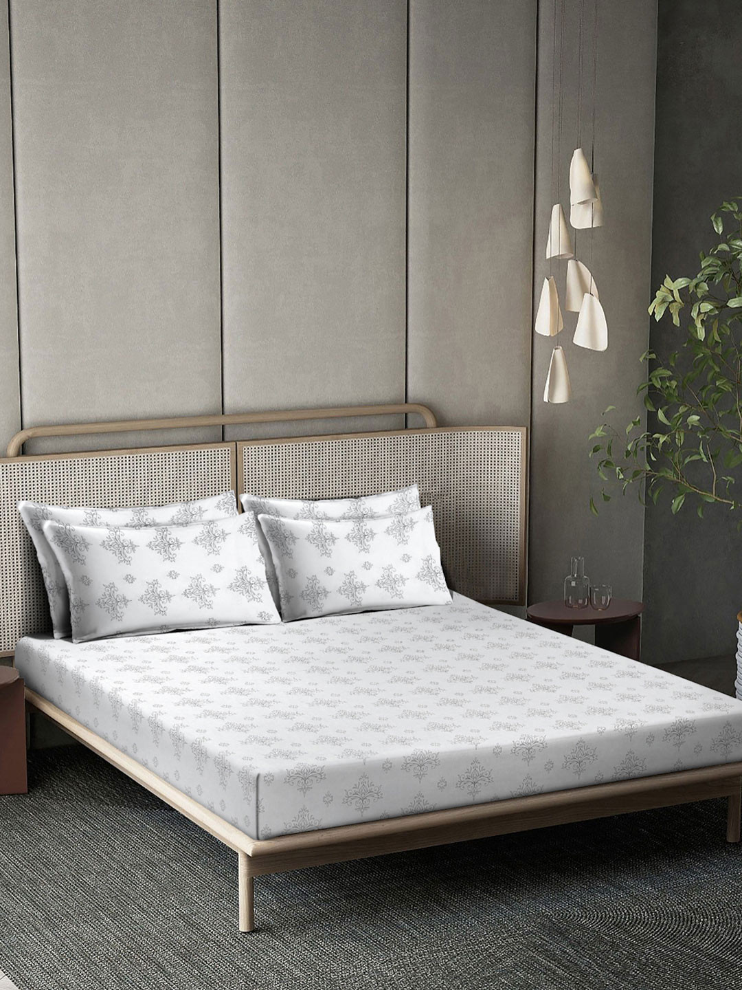 KLOTTHE Off White Printed Flat 400TC Pure Cotton Super King Bedsheet & 4 Pillow Covers