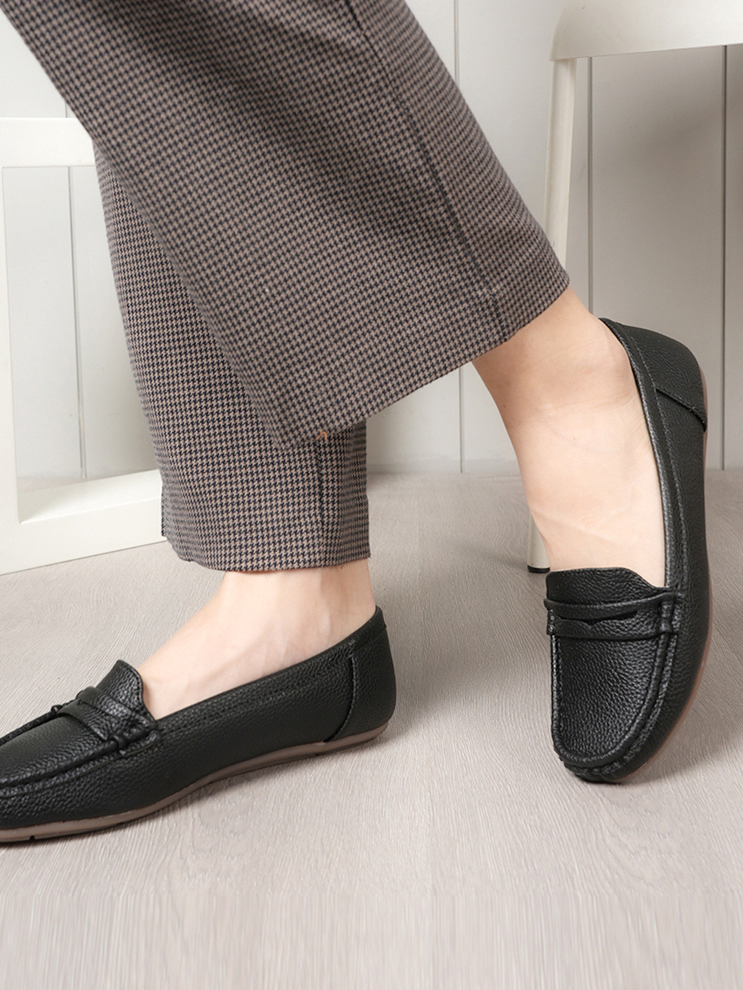 DressBerry Women Textured Patent Leather Penny Loafers