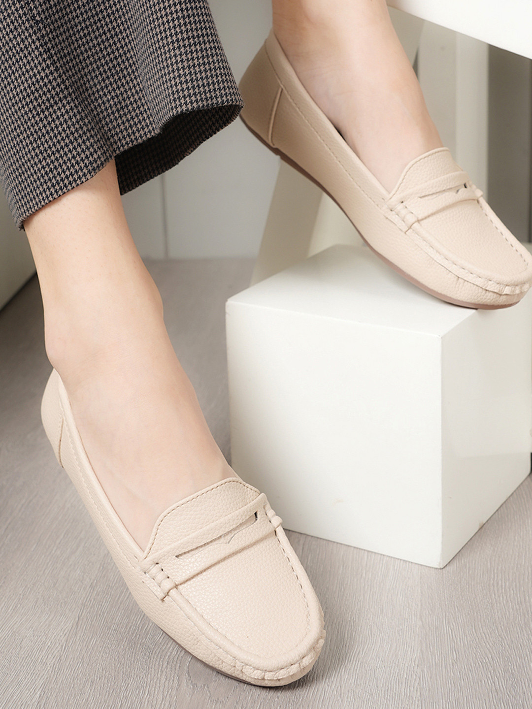 DressBerry Women Penny Loafers