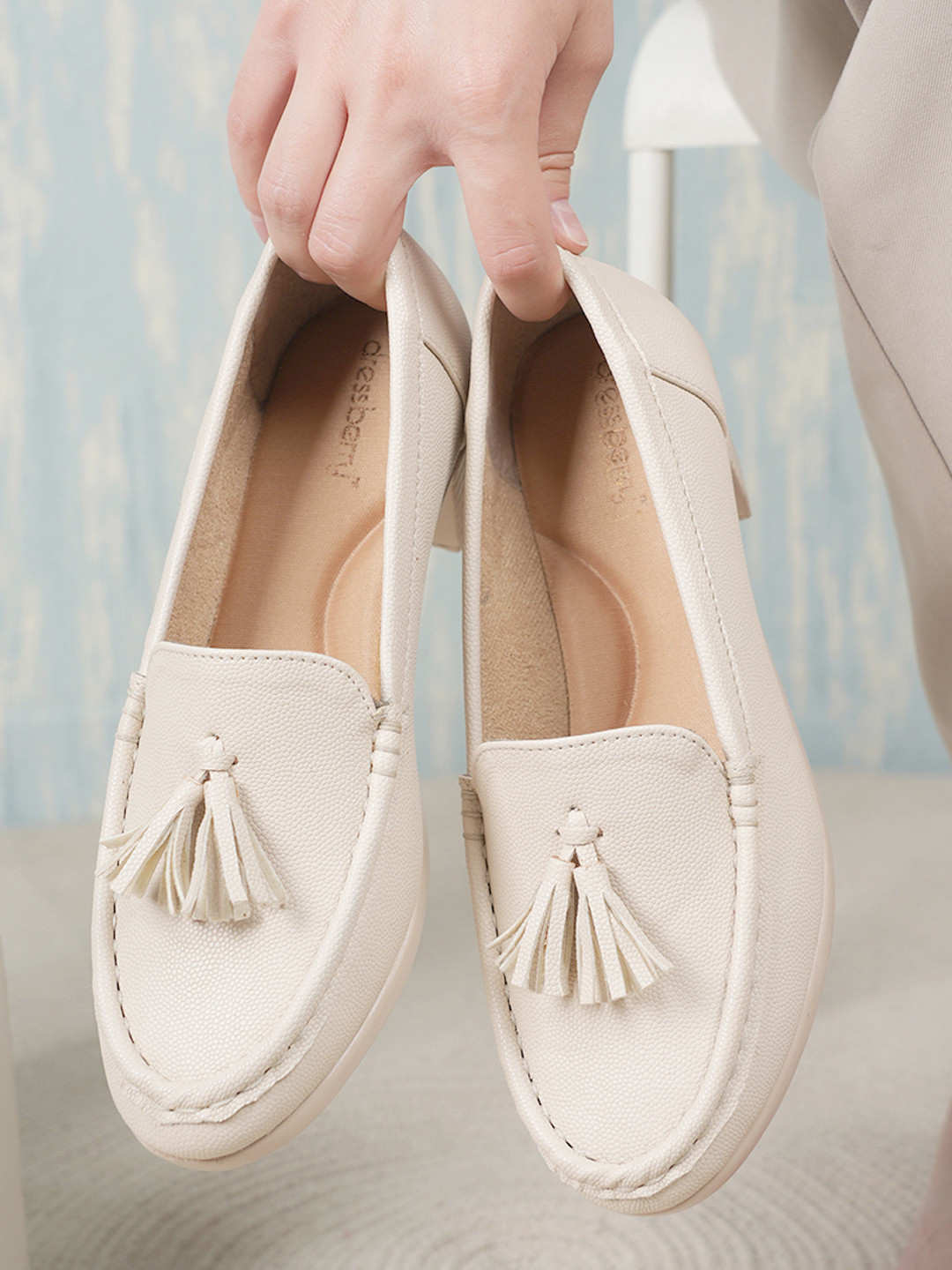 DressBerry Women Solid Patent Leather Loafers Casual Shoes