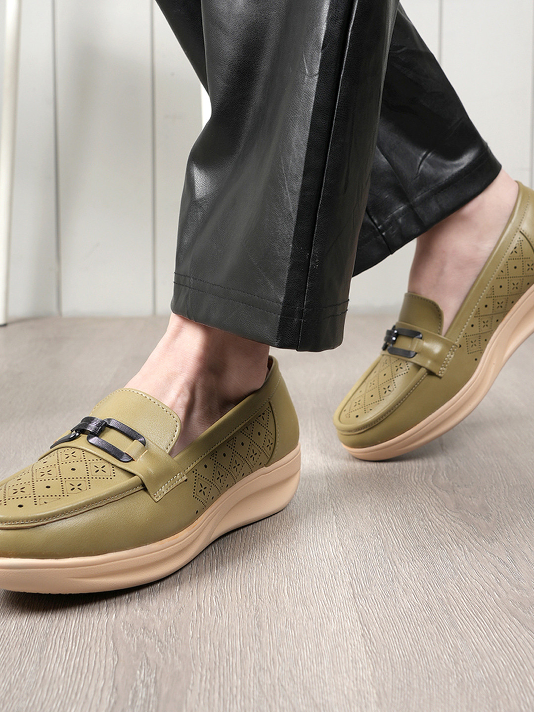 DressBerry Women Slip-On Laser Cuts Horsebit Loafers