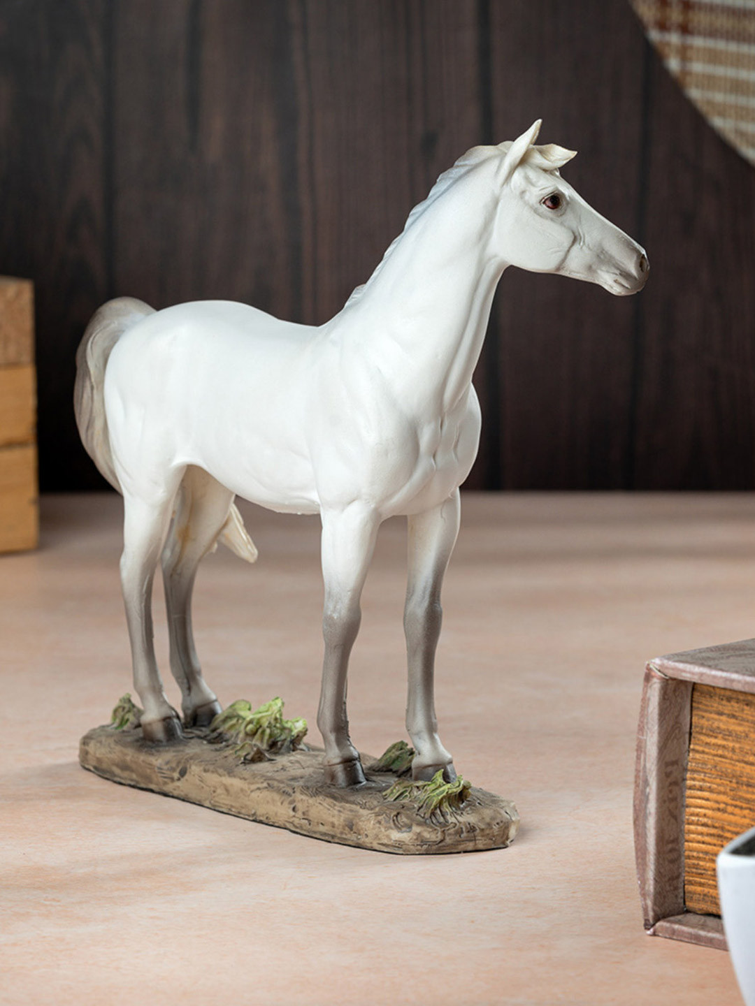 eazy wagon White & Grey Horse Showpiece