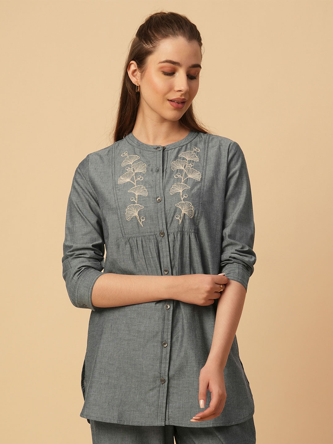 Chemistry Embroidered Mandarin Collar Cotton Top