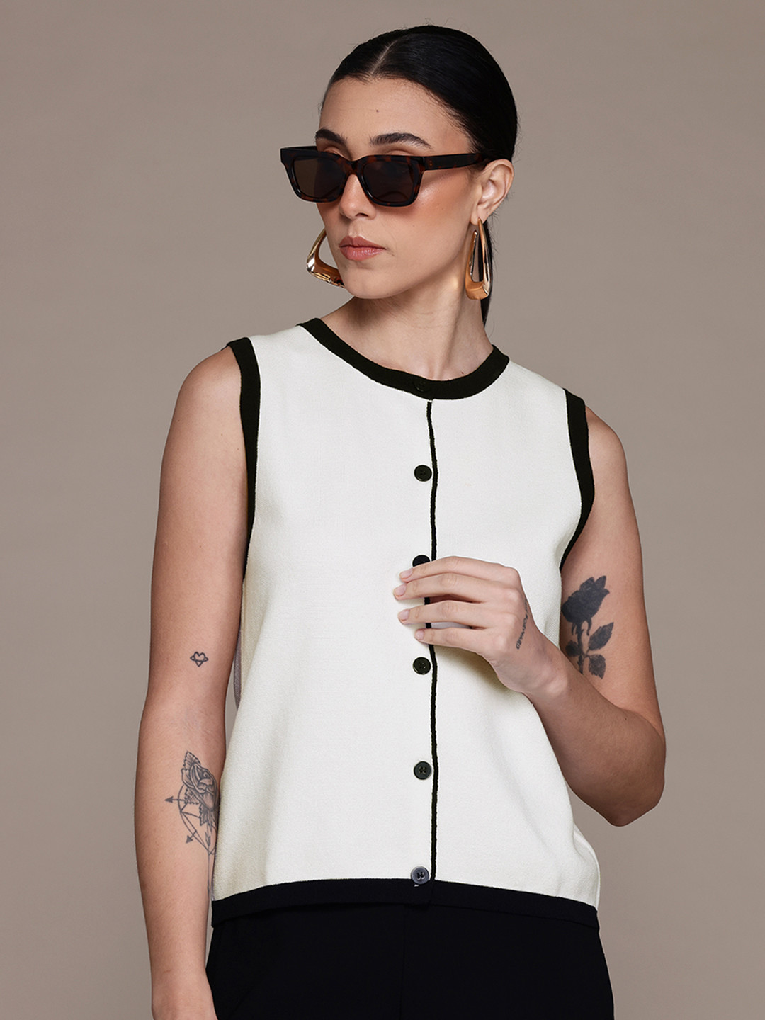 MANGO Contrasting Edges Round Neck Single-Breasted Waistcoat