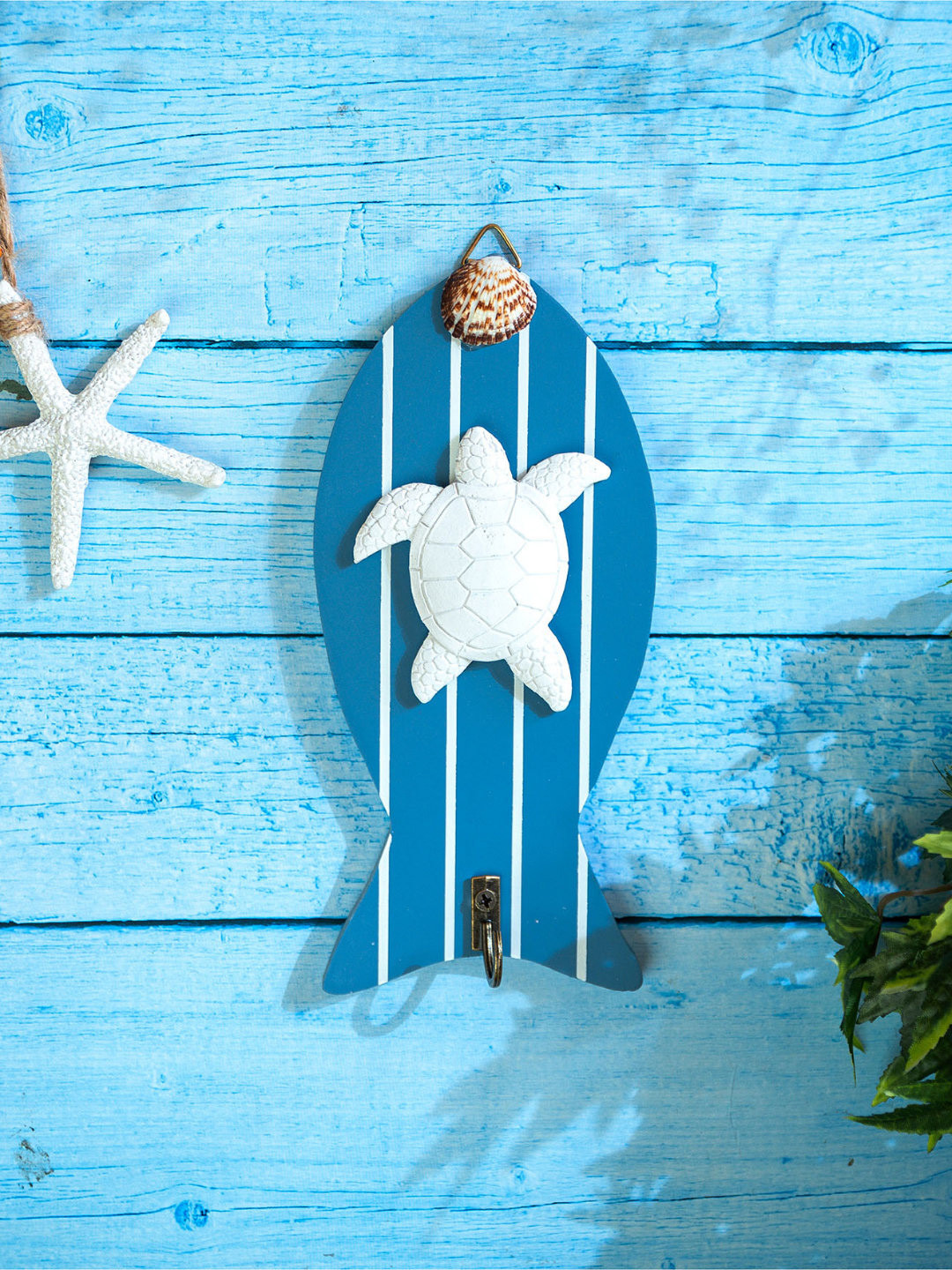 eazy wagon Blue & White Fish Shaped Turtle Beach Wall Hooks