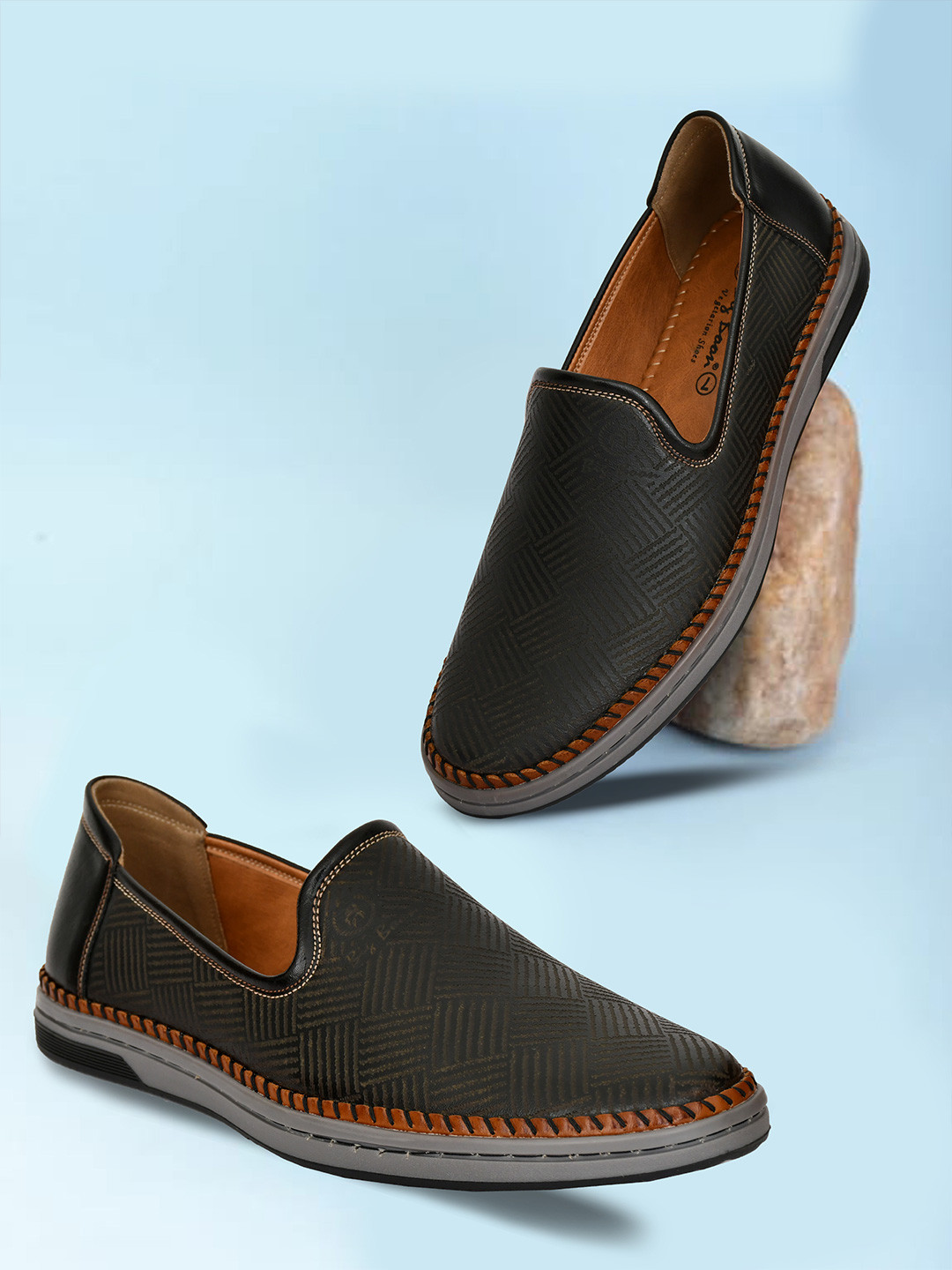 Big Boon Men Self Design Round Toe Loafer Shoes