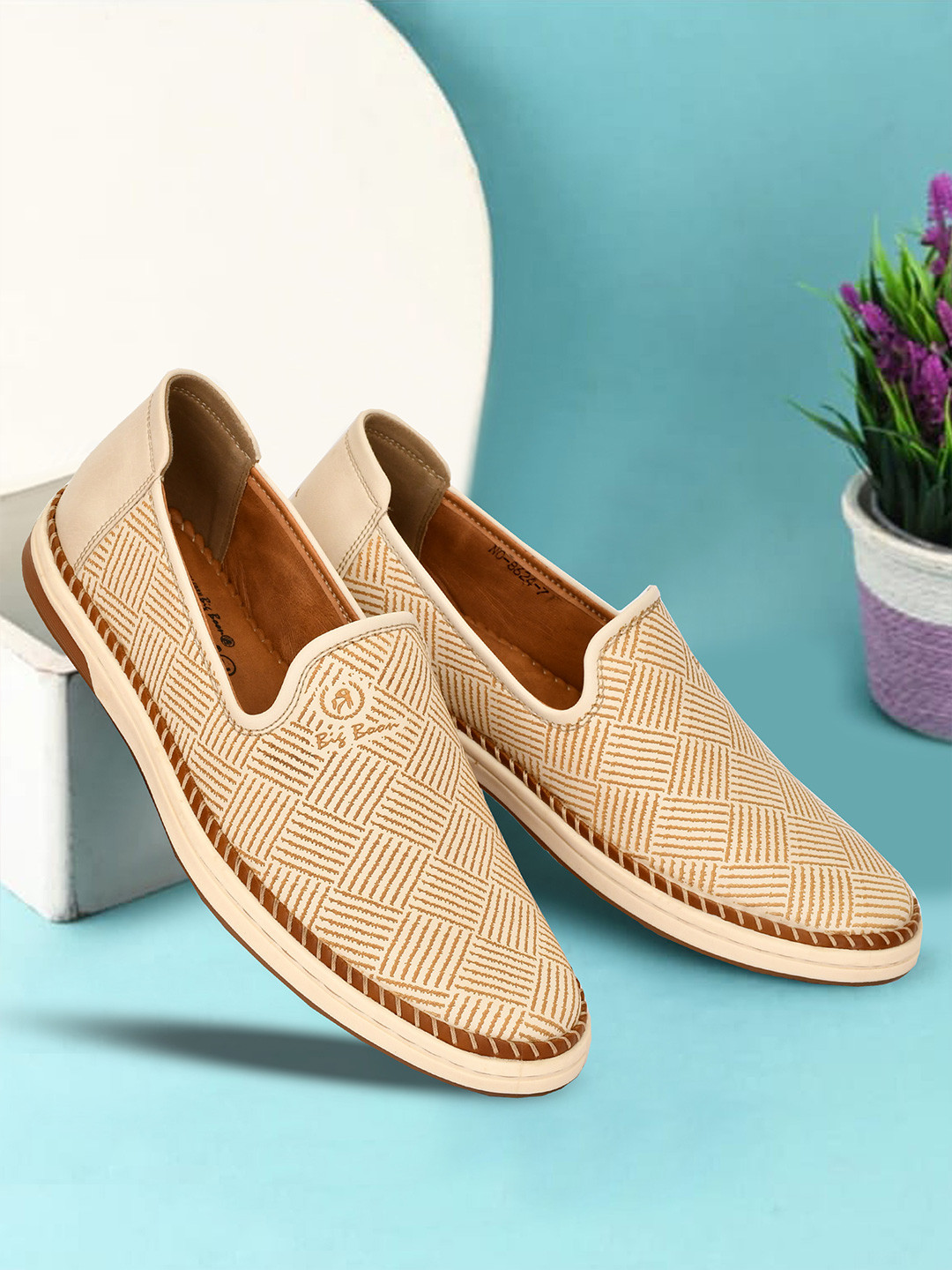 Big Boon Men Printed Orthotic Friendly Loafers