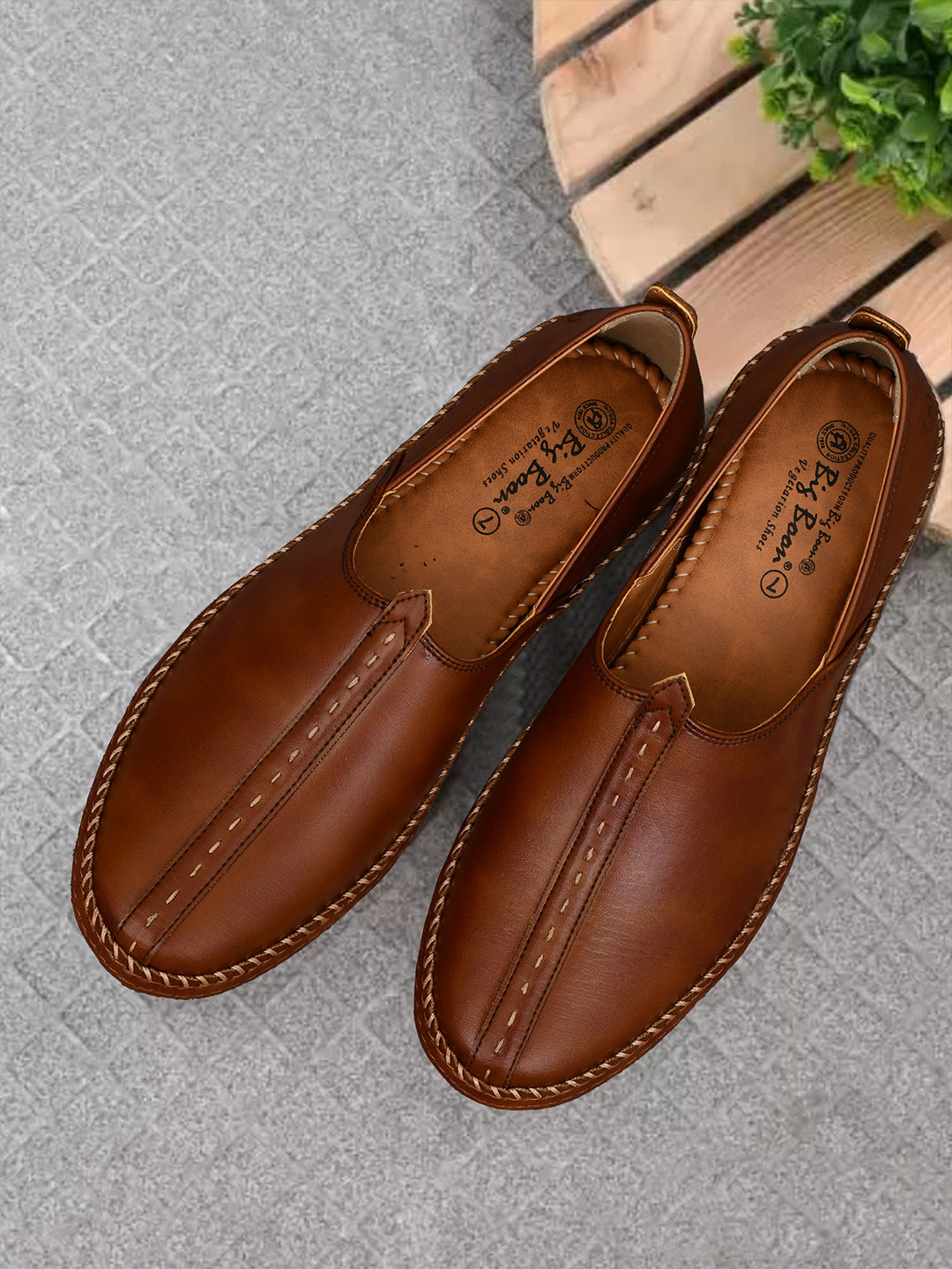 Big Boon Men Solid Mojaris Casual Shoes