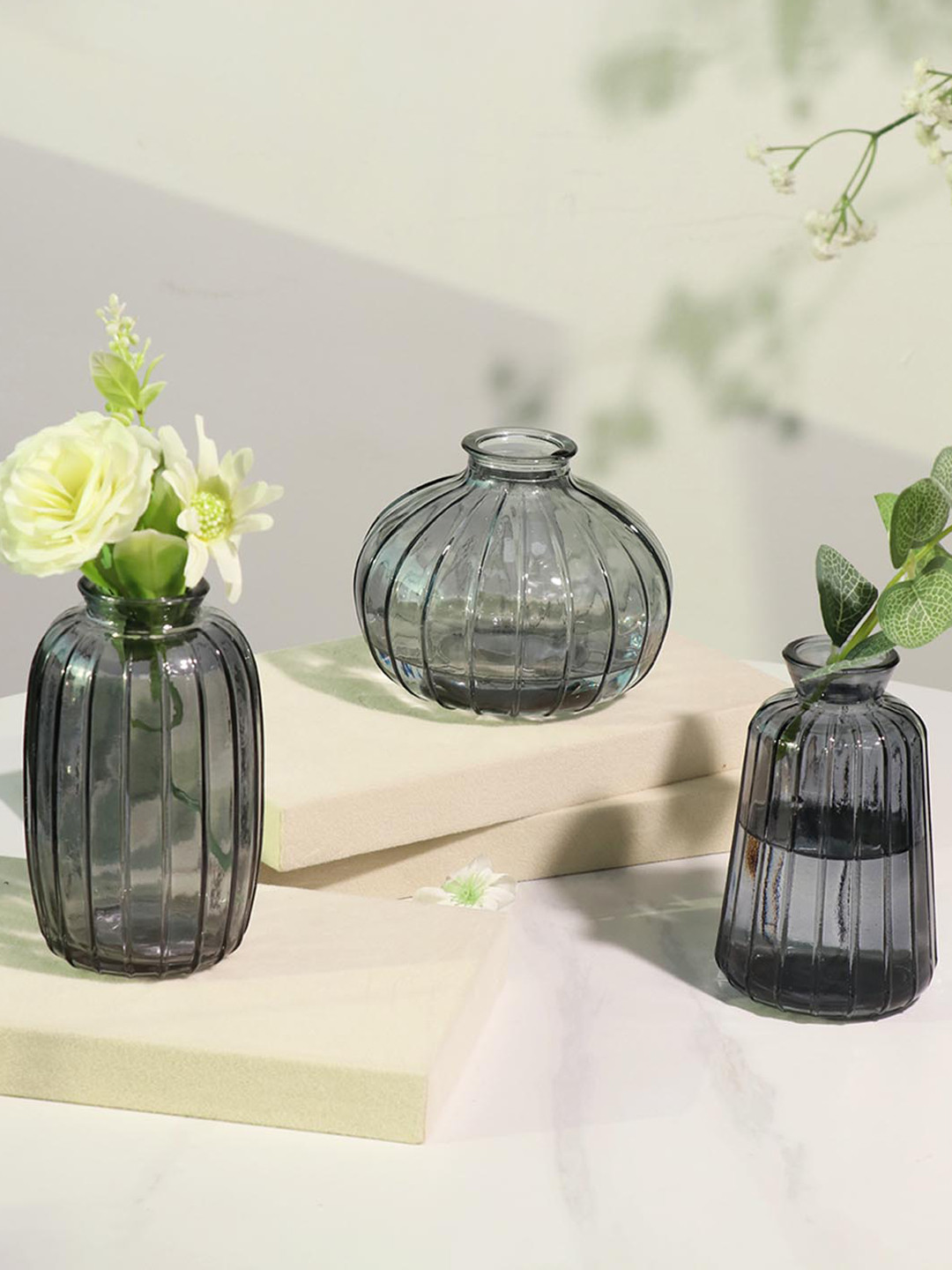 Art Street Transparent Aesthetic 3 Pieces Blue Textured Glass Flower Vases