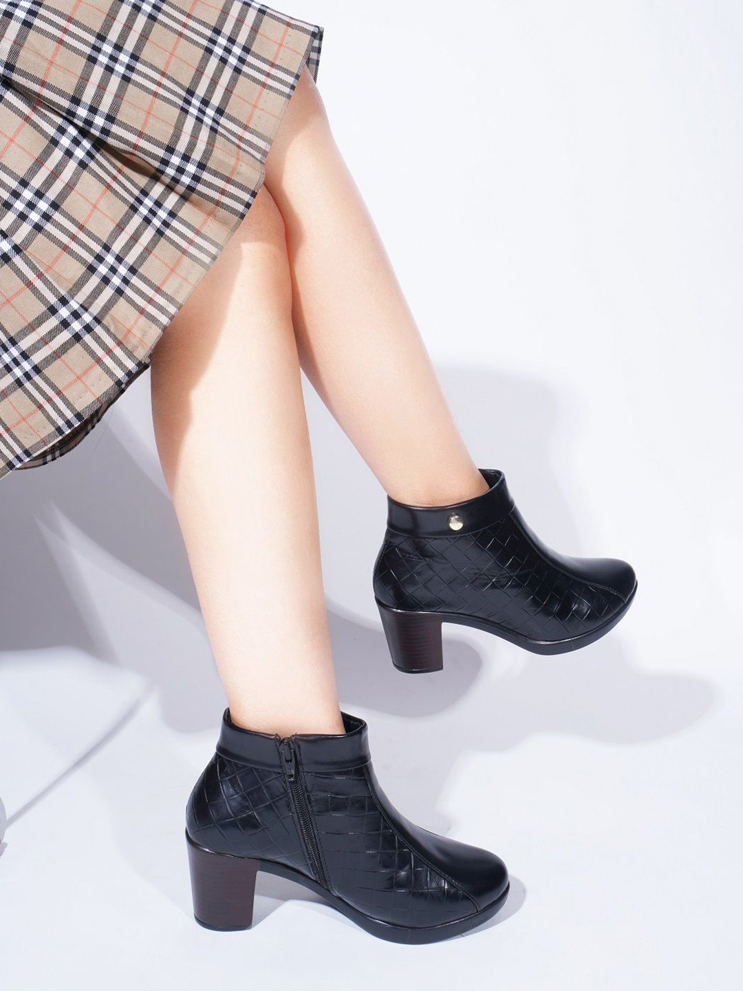 TRYME Women Stylish Trending Block-Heeled Regular Boots