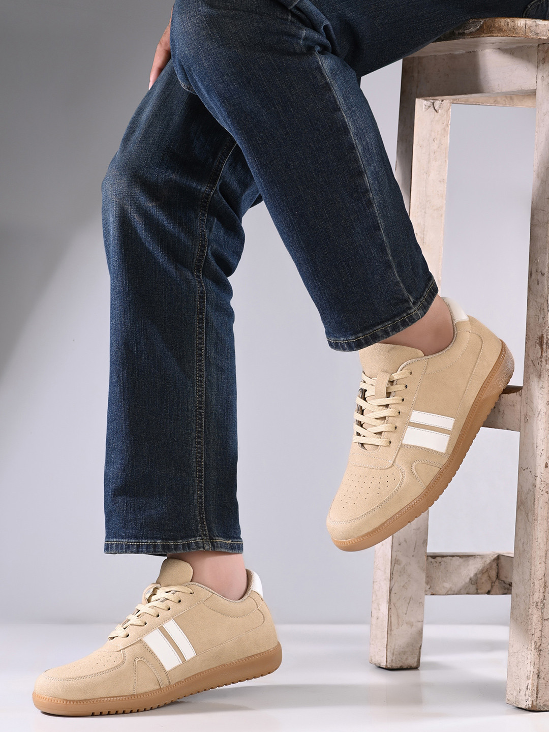 The Roadster Lifestyle Co. Men Colourblocked  Unlined Leather Casual Sneakers