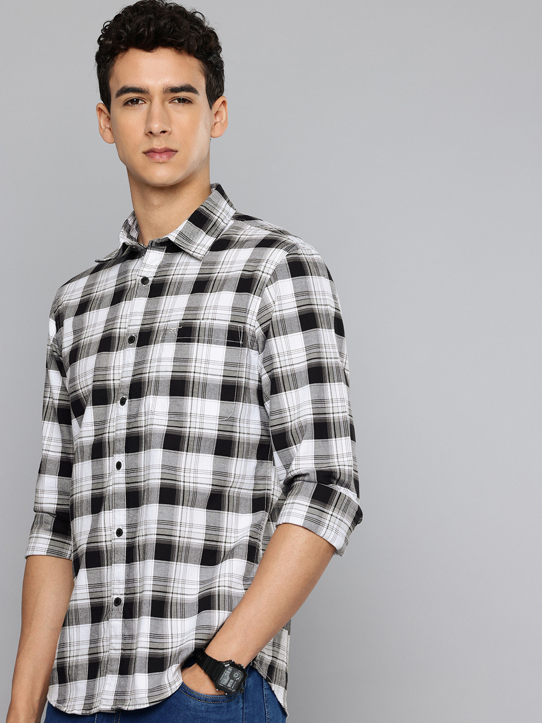 Flying Machine Pure Cotton Monochrome Slim Fit Checked Casual Shirt