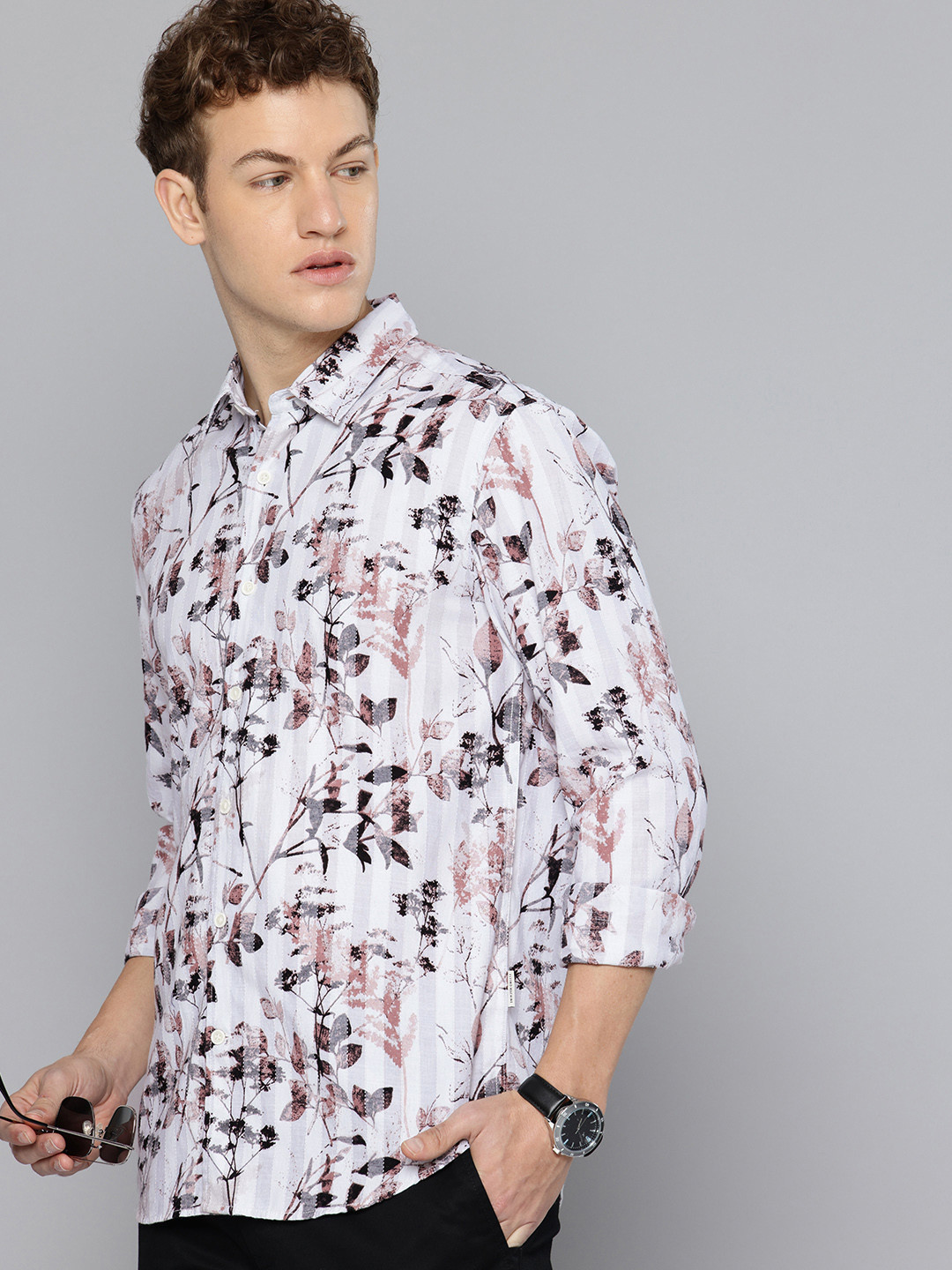 Flying Machine Slim Fit Floral Printed Pure Cotton Casual Shirt