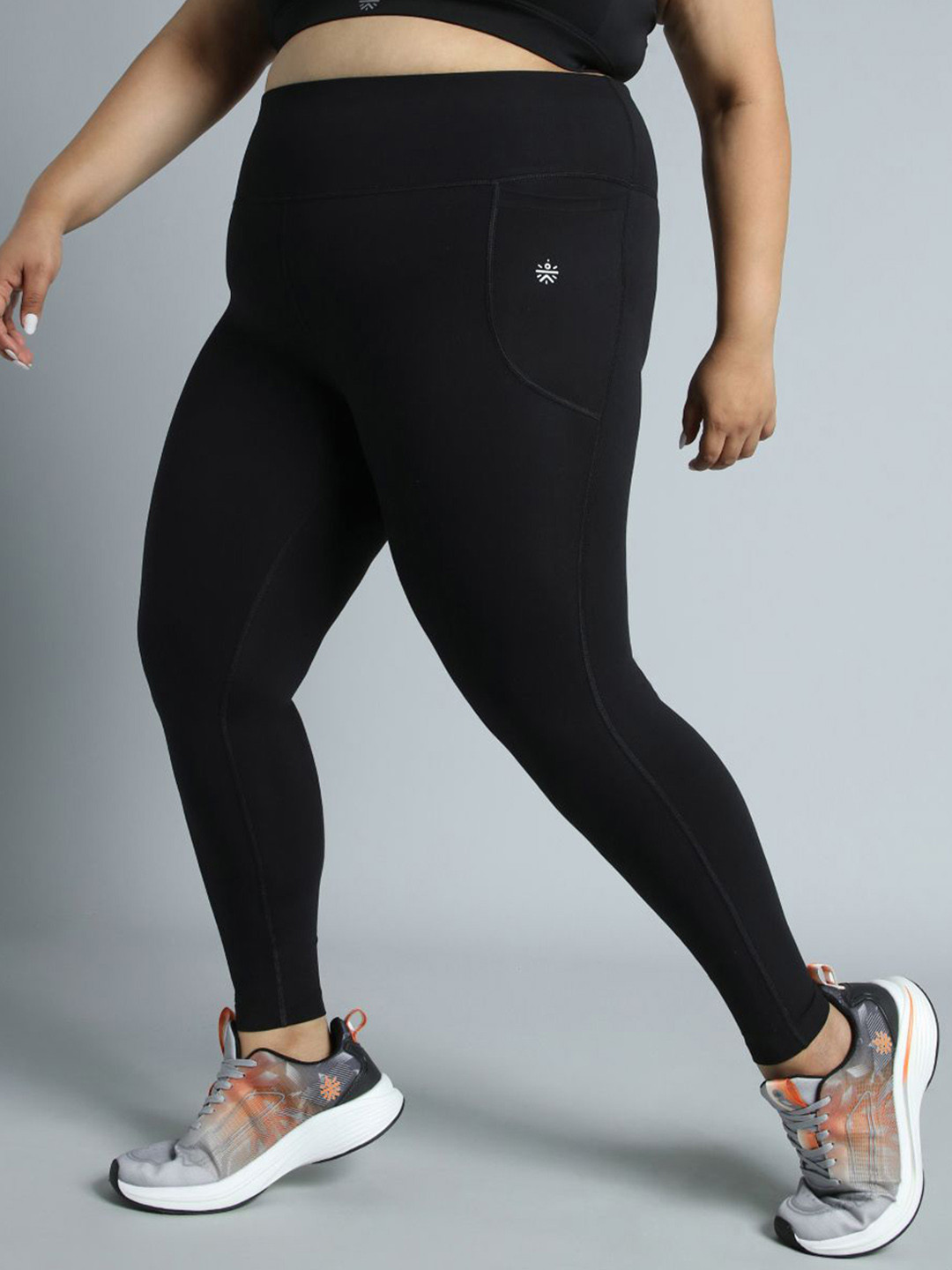 CULT Women Black Training Essential Plus Size Tights