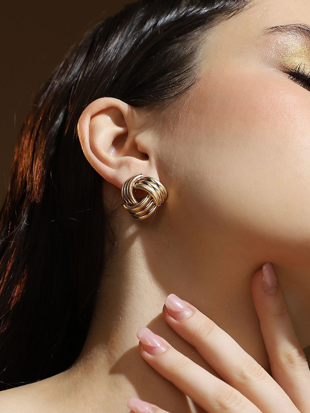 SOHI The Small Ribbed Intertwine Gold-Plated Contemporary Studs