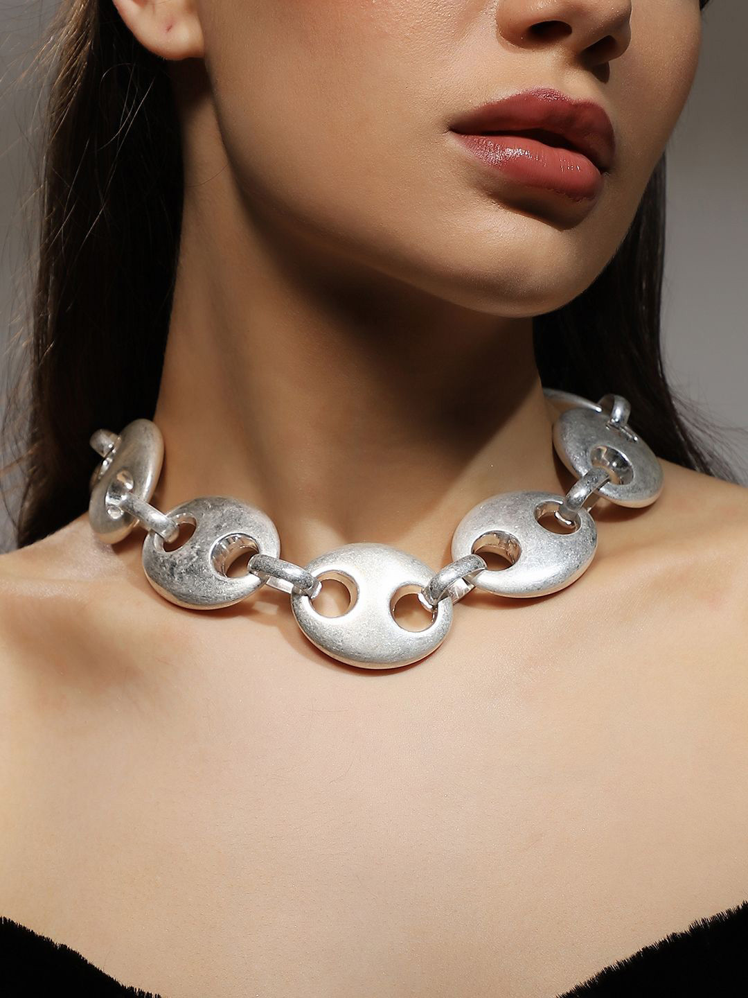SOHI The Bolt Collar Silver-Plated Necklace