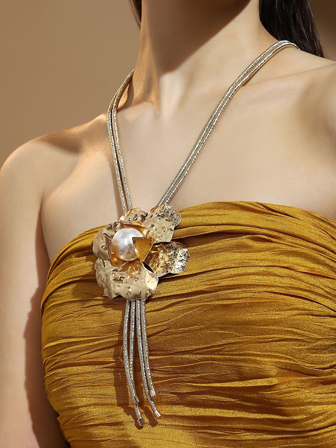 SOHI Gold-Plated The Flora-Bloom Pearls Necklace