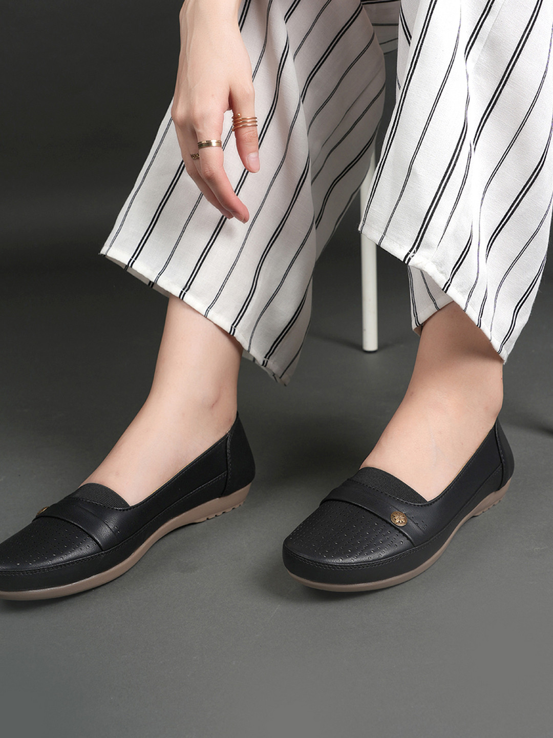 DressBerry Women Solid Patent Leather Everyday Loafers