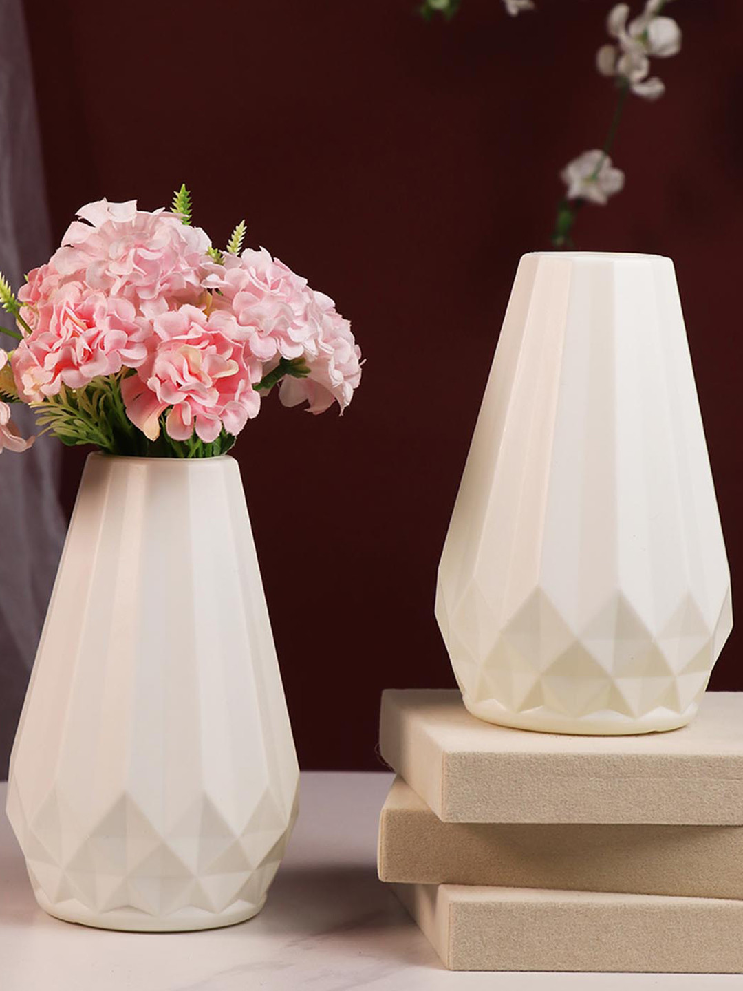 Art Street 2-Pcs White Faceted Texture Round Flower Vase