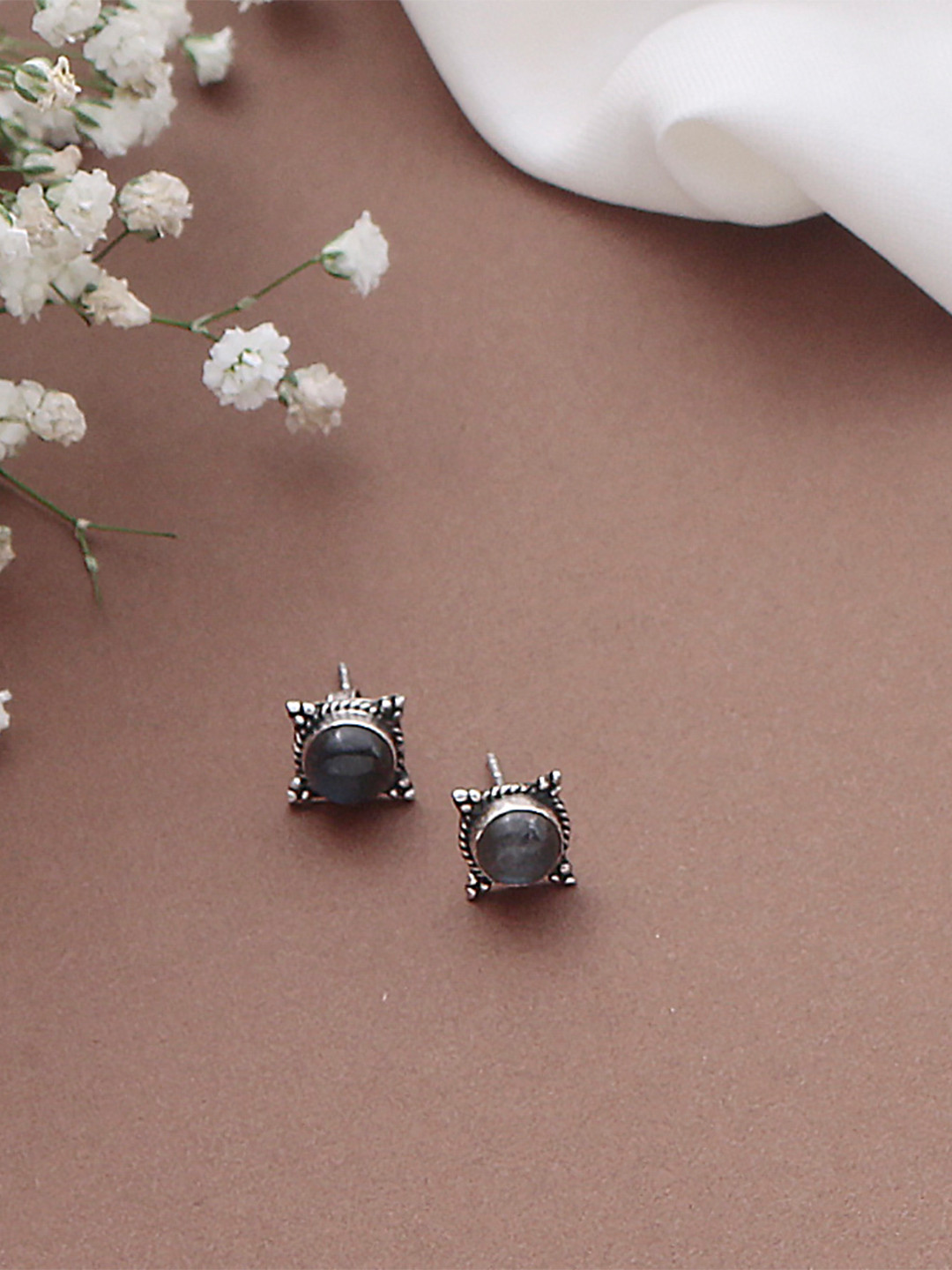 FUSIONARI Silver-Toned Circular Studs Earrings