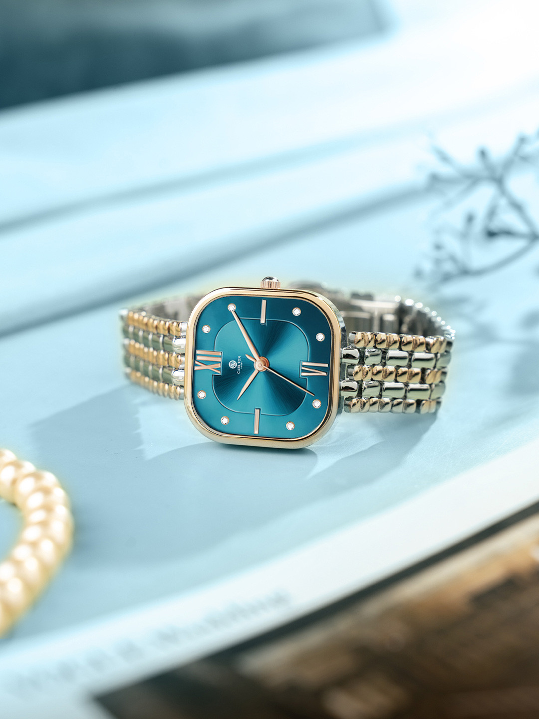 Carlton London Chelase Women Embellished Dial Analogue Watch CHELTRQ-A2