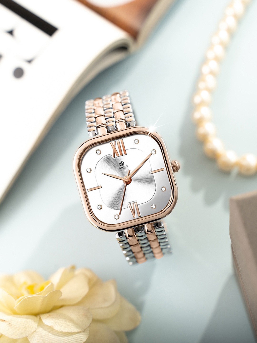 Carlton London Chelsea Women Embellished Analogue Watch CHELWHT-A1