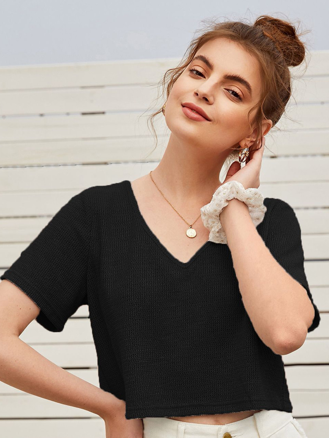 RAHI TRENDZ Women Solid V-Neck Crop Top